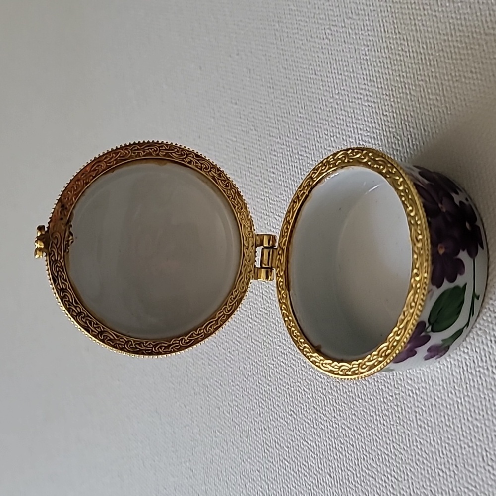 Floral pill trinket box - Picture 5 of 8